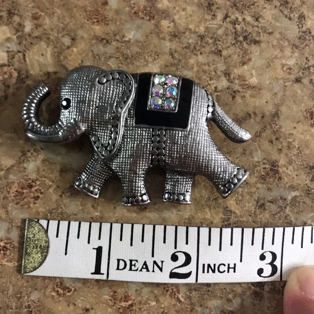 NWOT Beautiful Elephant Pin - Picture 7 of 9